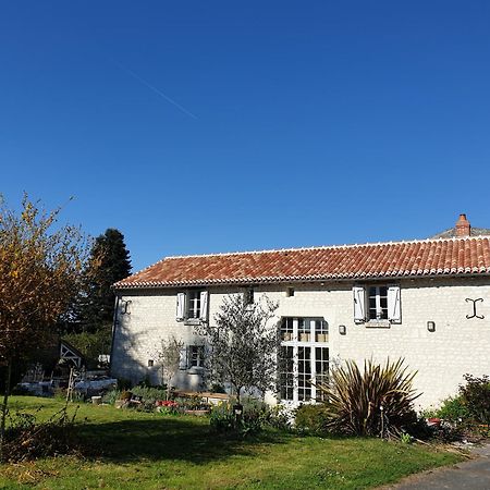 La Tour Du Raygnier Bed and Breakfast Verneuil-le-Chateau Exteriör bild